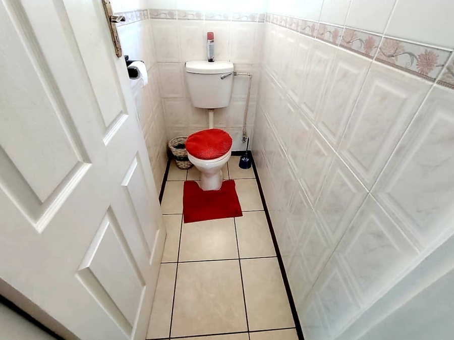 3 Bedroom Property for Sale in Cambridge West Eastern Cape
